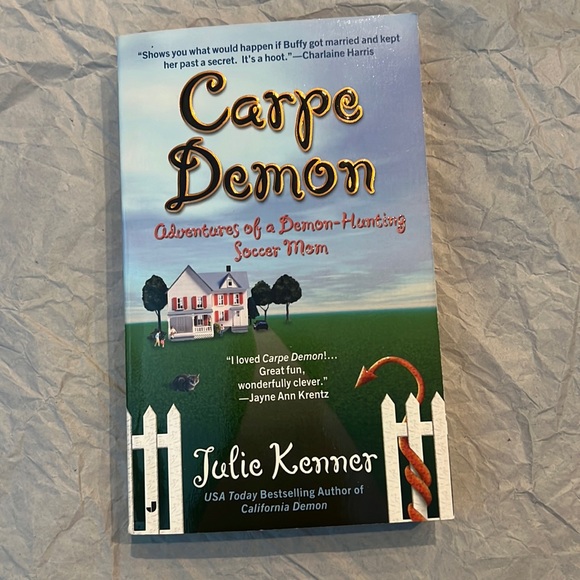 ⭐️5 for $15⭐️Carpe Demon by Julie Kenner | Book - Picture 1 of 2